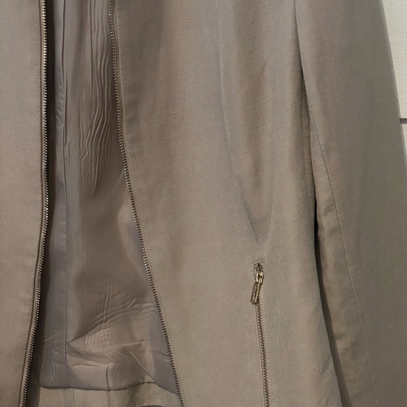 Calvin Klein Women's Beige Blazer in size 8. Great condition! - Picture 5 of 10